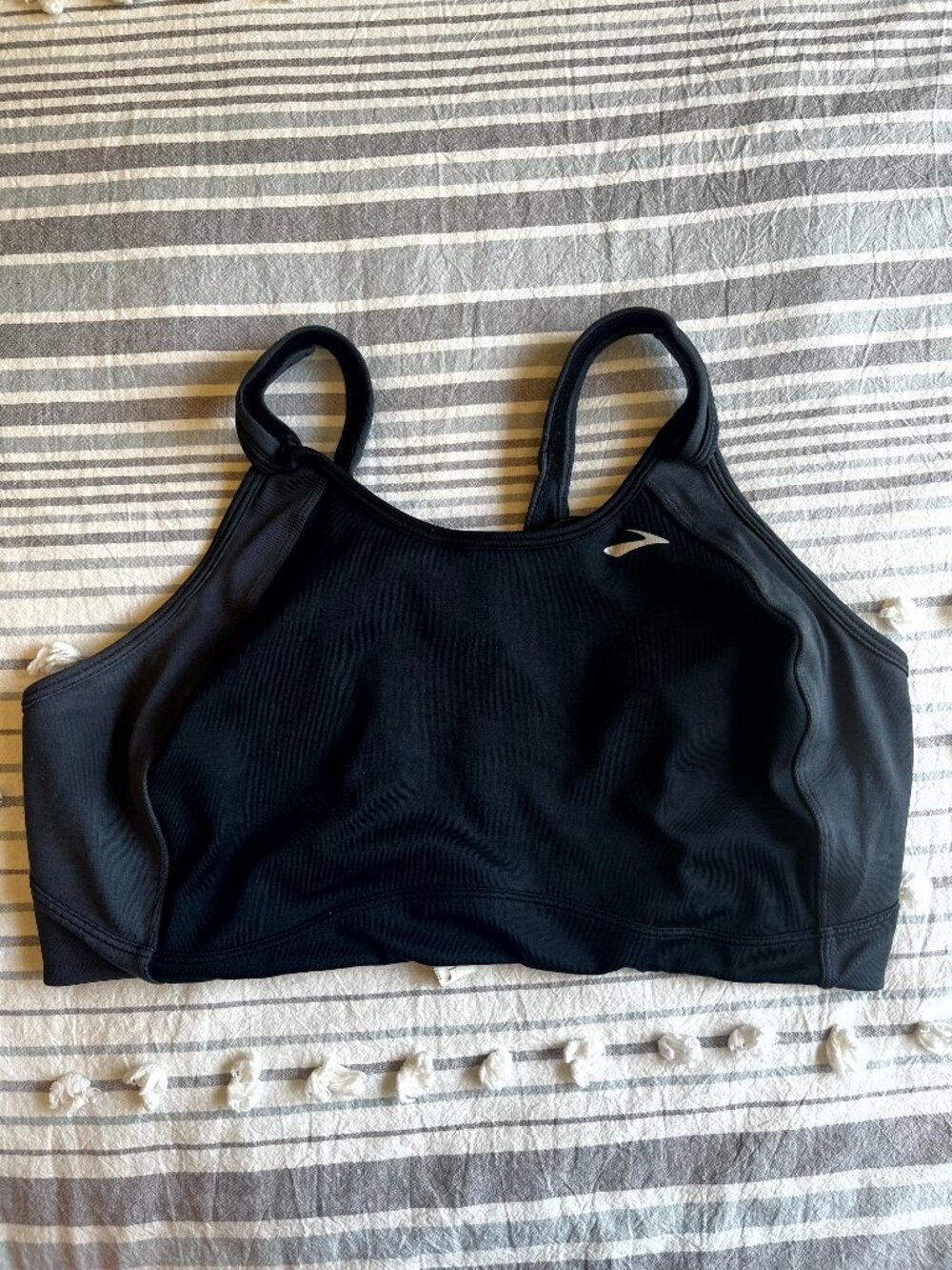 Brooks Women's Fiona Black & Gray Mid-Impact Wire-Free Sports Bra in 40E